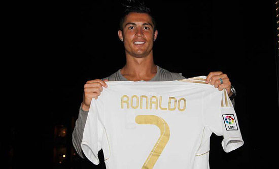 穆勒：孙兴慜是一名非凡的球员，他的任意球破门让人惊叹（穆勒盛赞孙兴慜：顶级球员，他的任意球得分令人惊艳）