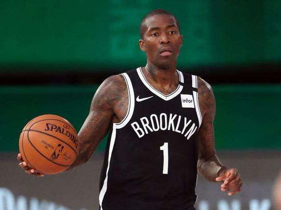 半场战报：都灵1-1科莫，弗拉希奇点射，阿达伊建功（半场比分：都灵1-1科莫，弗拉希奇点球命中，阿达伊破门）