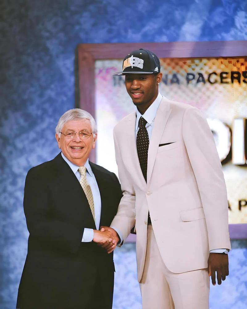 武汉三镇刚官宣邓涵文离队，就引发哄抢，三大热门下家各有胜算！（武汉三镇官宣邓涵文离队引爆争抢，三大热门下家各显胜算）