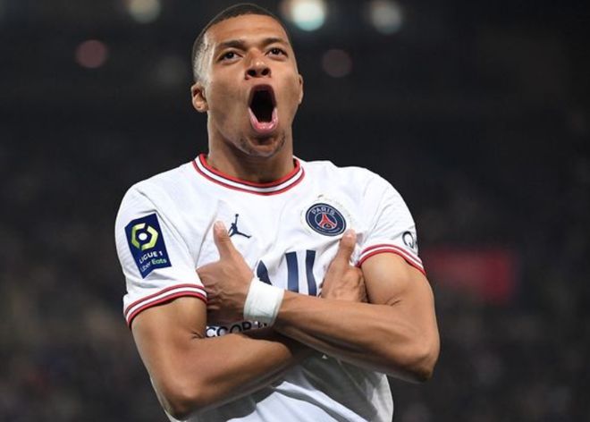 足球欧冠官方公布本赛季最佳阵容候选