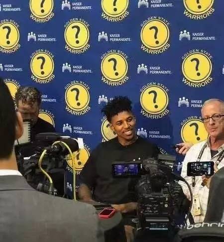 铜梁龙总经理：成绩和人才培养不矛盾，核心是在实战中成长（铜梁龙总经理：成绩与人才培养并行不悖，关键在实战中成长）