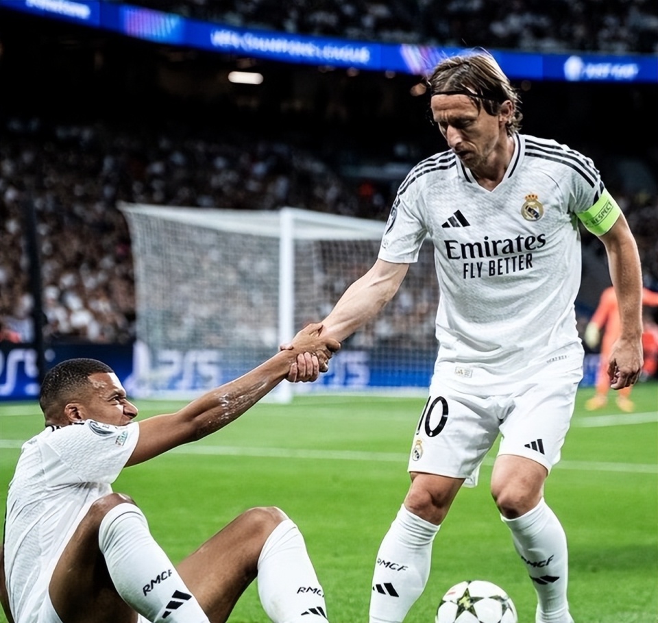 加斯佩里尼：进攻乏力不是某个位置的问题，全队都要找回状态（加斯佩里尼：进攻不畅非某一位置之责，全队需找回状态）