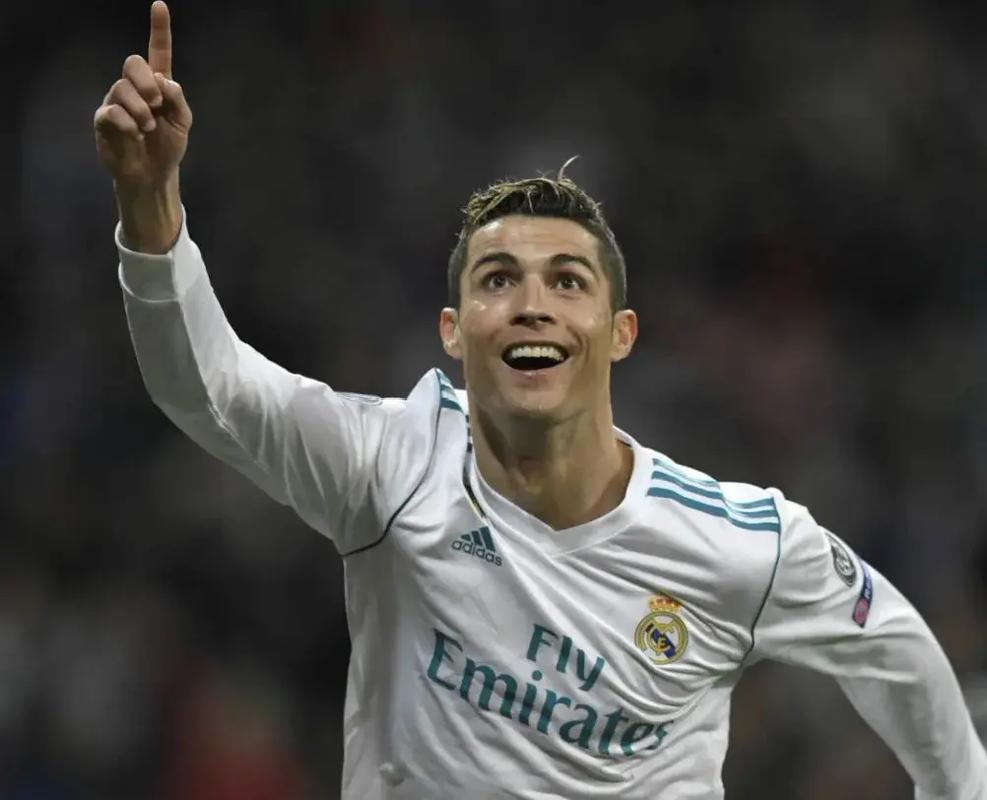 过去6场32+8+8！哈登三节空砍31+5+8，快船28分惨败，近10场仅1胜（近6战场均32+8+8！哈登三节轰31+5+8仍无力回天，快船惨负28分，近10场仅1胜）