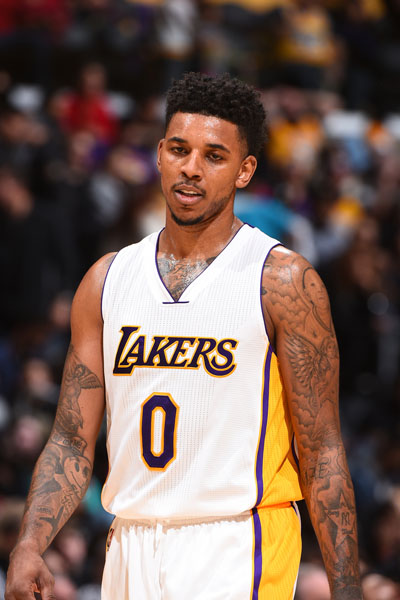 图片报：拜仁飞机因慕尼黑大雾无法起飞，只能去奥格斯堡乘机（图片报：慕尼黑大雾致拜仁航班停飞，球队改赴奥格斯堡登机）