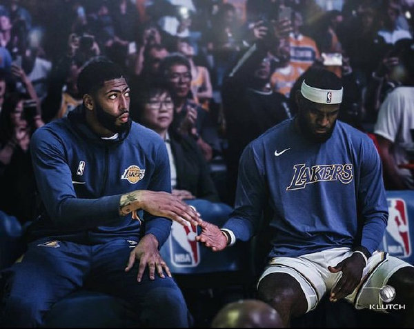 图片报：勒沃库森遭遇多次意外事件，到达曼市时已延误数小时（图片报：勒沃库森旅途波折不断，抵达曼市延误数小时）