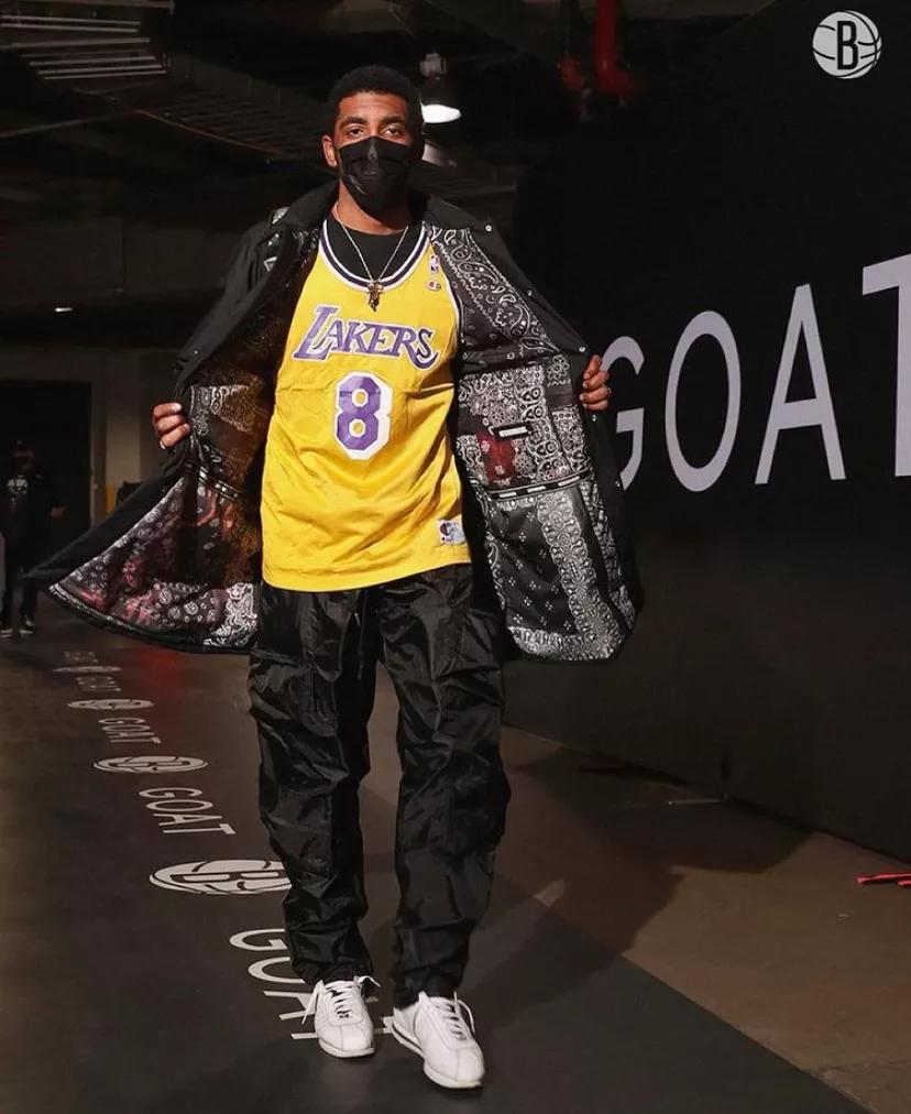 世体：弗里克现场观看加泰罗尼亚比赛，重点关注贝尔纳尔表现（世体：弗里克现身加泰罗尼亚赛场，目光锁定贝尔纳尔）