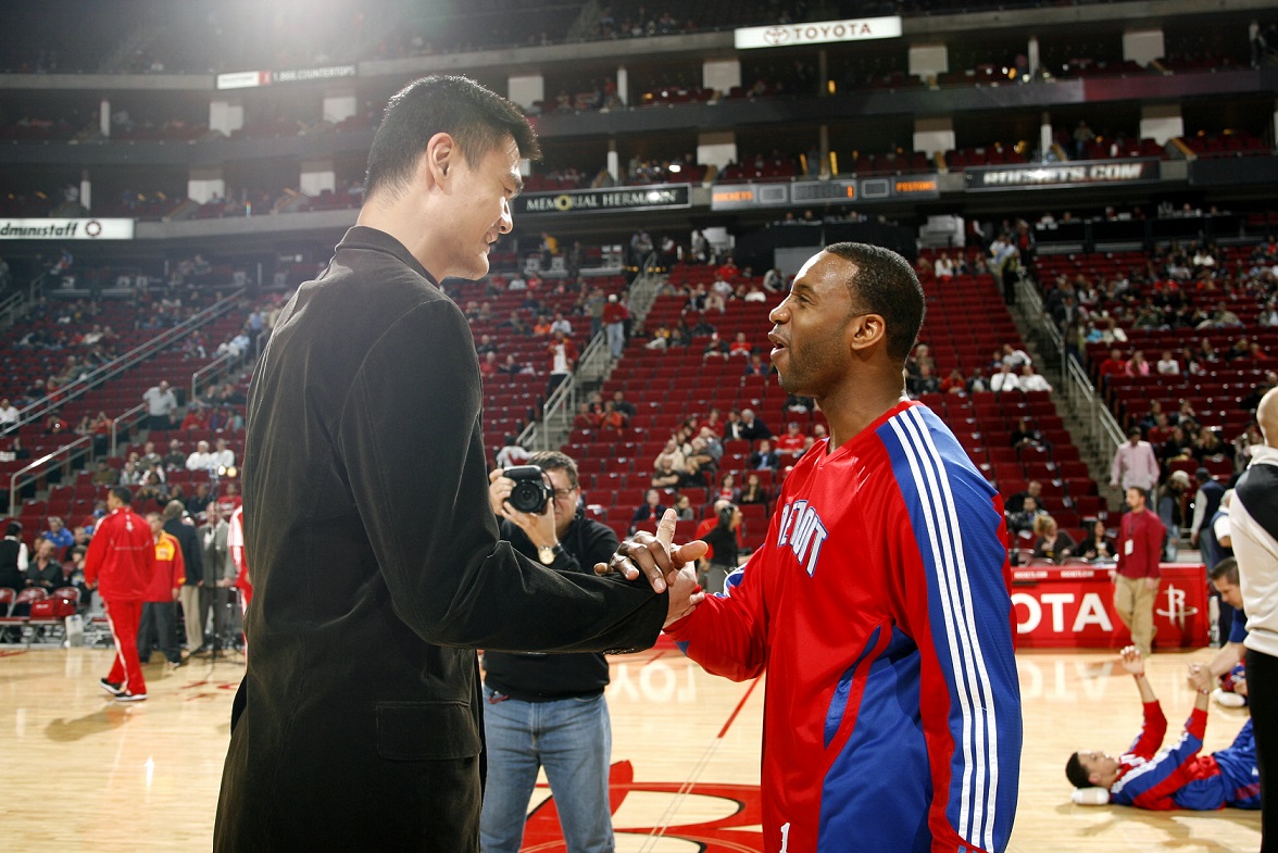 瓦塞尔轰7记三分关键远投救主，35分创个人赛季新高（瓦塞尔7记三分砍35分，关键远投力挽狂澜创赛季新高）