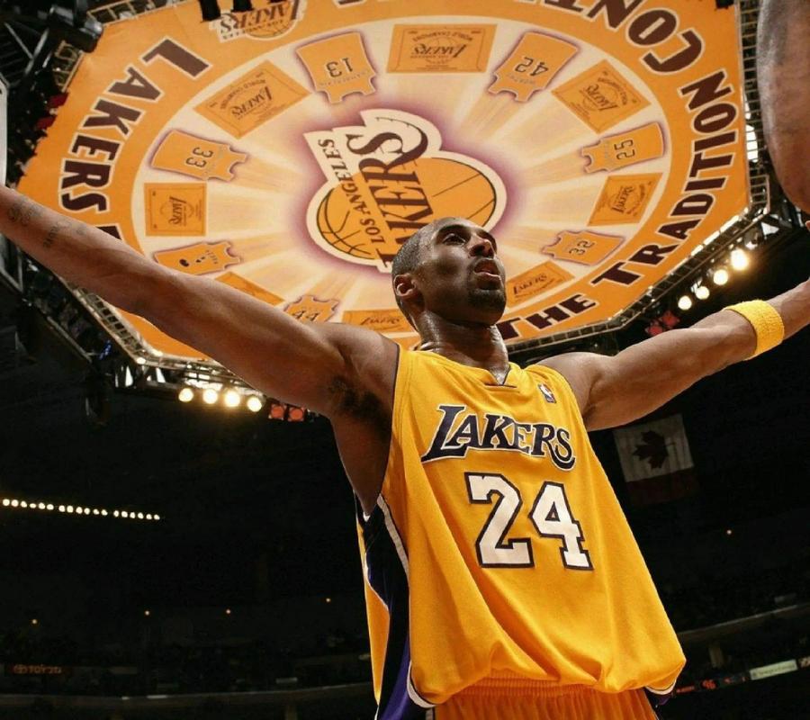 完成大四喜，姆巴佩当选欧冠官方本周最佳球员（姆巴佩独中四元，荣膺欧冠官方周最佳球员）